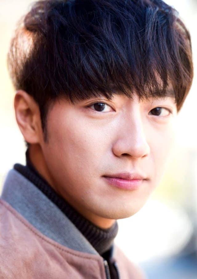 Lee Sang-yeob